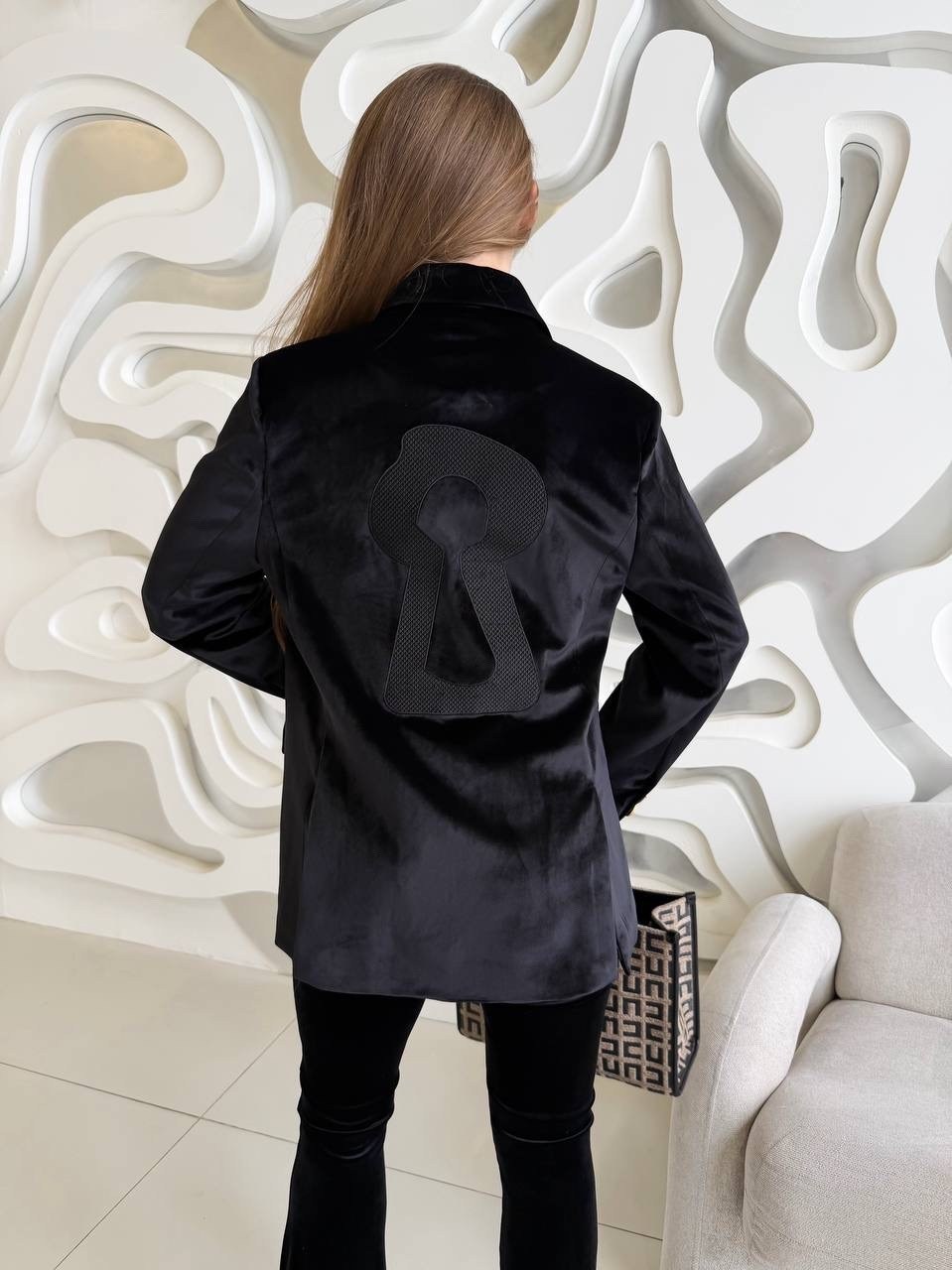 брючный костюм элегантный,брючный костюм с топом,стильные наряды,брючный костюм на корпоратив