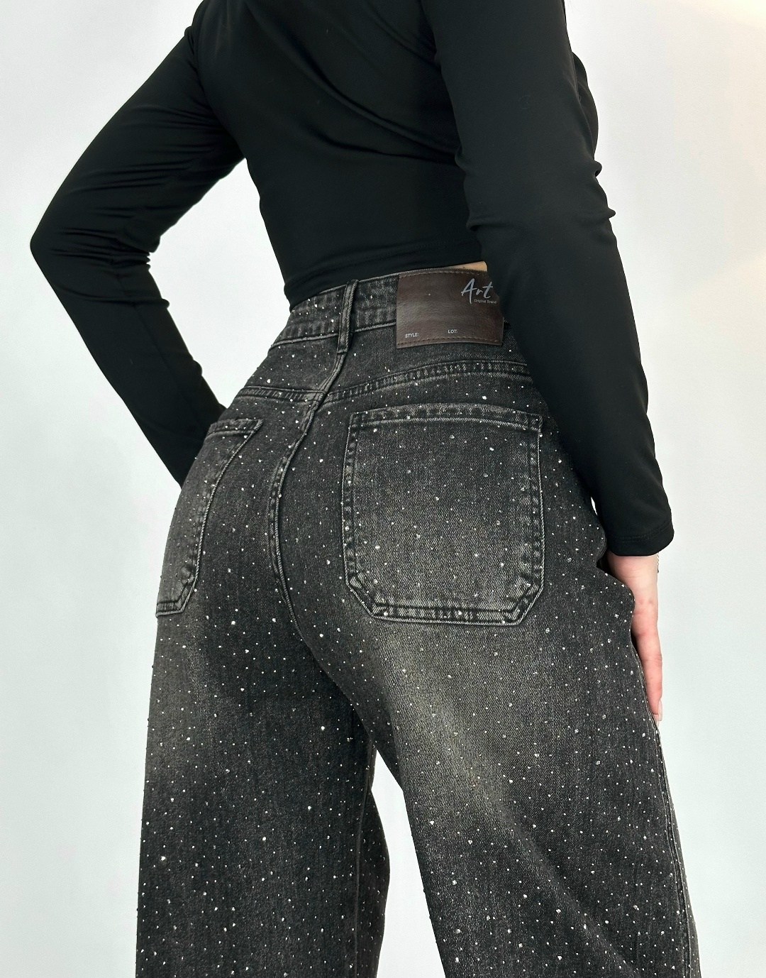 джинсы со стразами,джинсы женские zolla 22333710v06199d0 черные,женские джинсы со стразами,джинсы со стразами в золла,женские джинсы