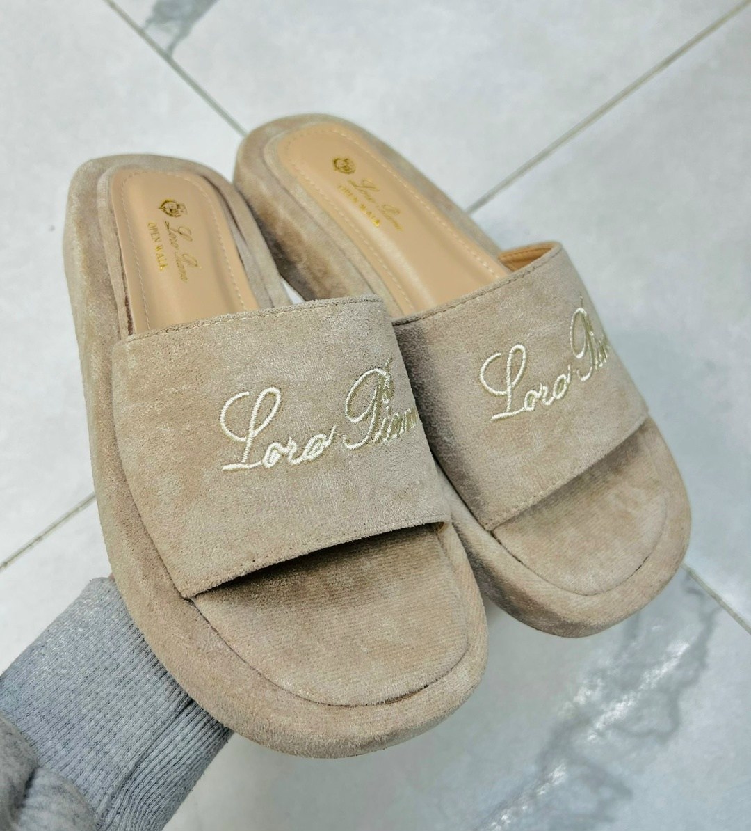 шлёпки женские прада,женские шлепанцы prada,женские шлепанцы,тапочки женские prada,женские шлепки