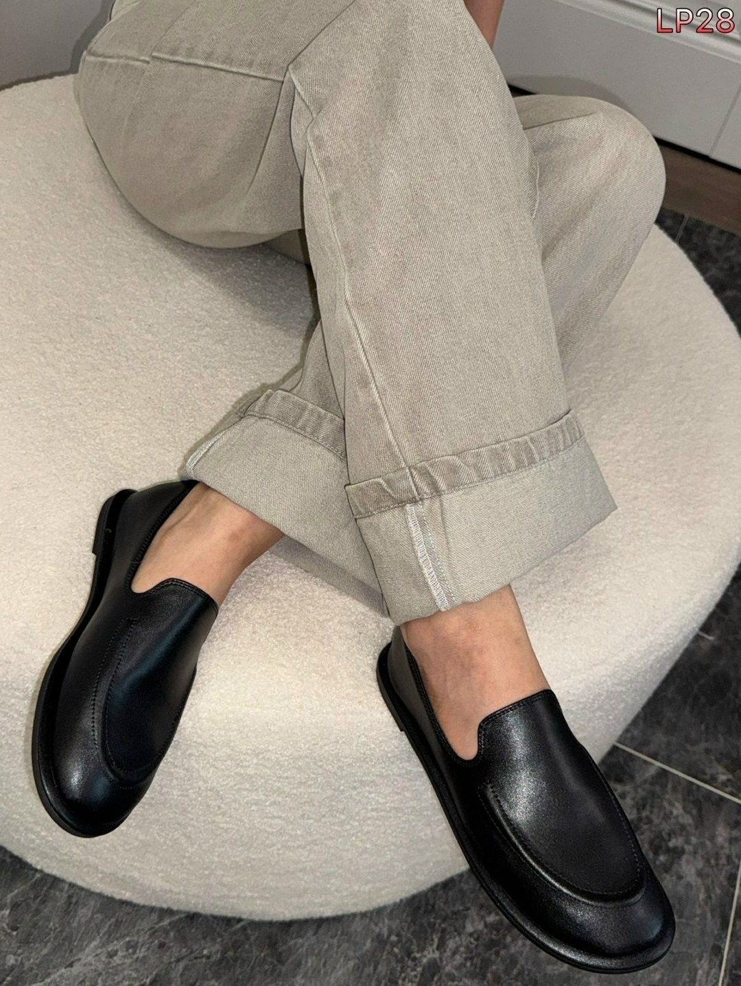 ,лоферы the row,мокасины женские 2026,женские мокасины,замшевые лоферы