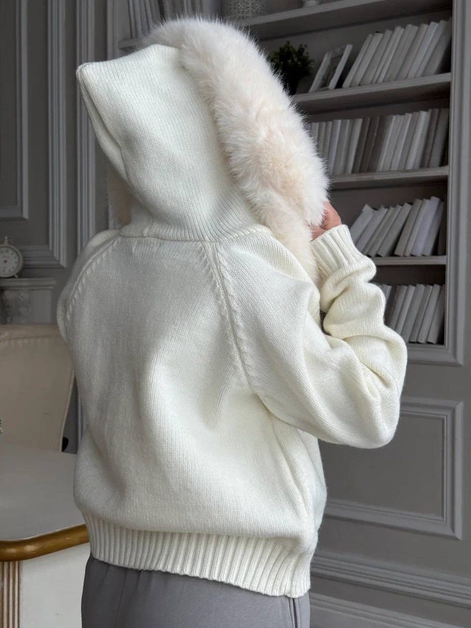 молочно-белый вязаный кардиган с большим меховым воротником и капюшоном,альпака кардиган,кофта кардиган,кардиган,кардиган из альпаки