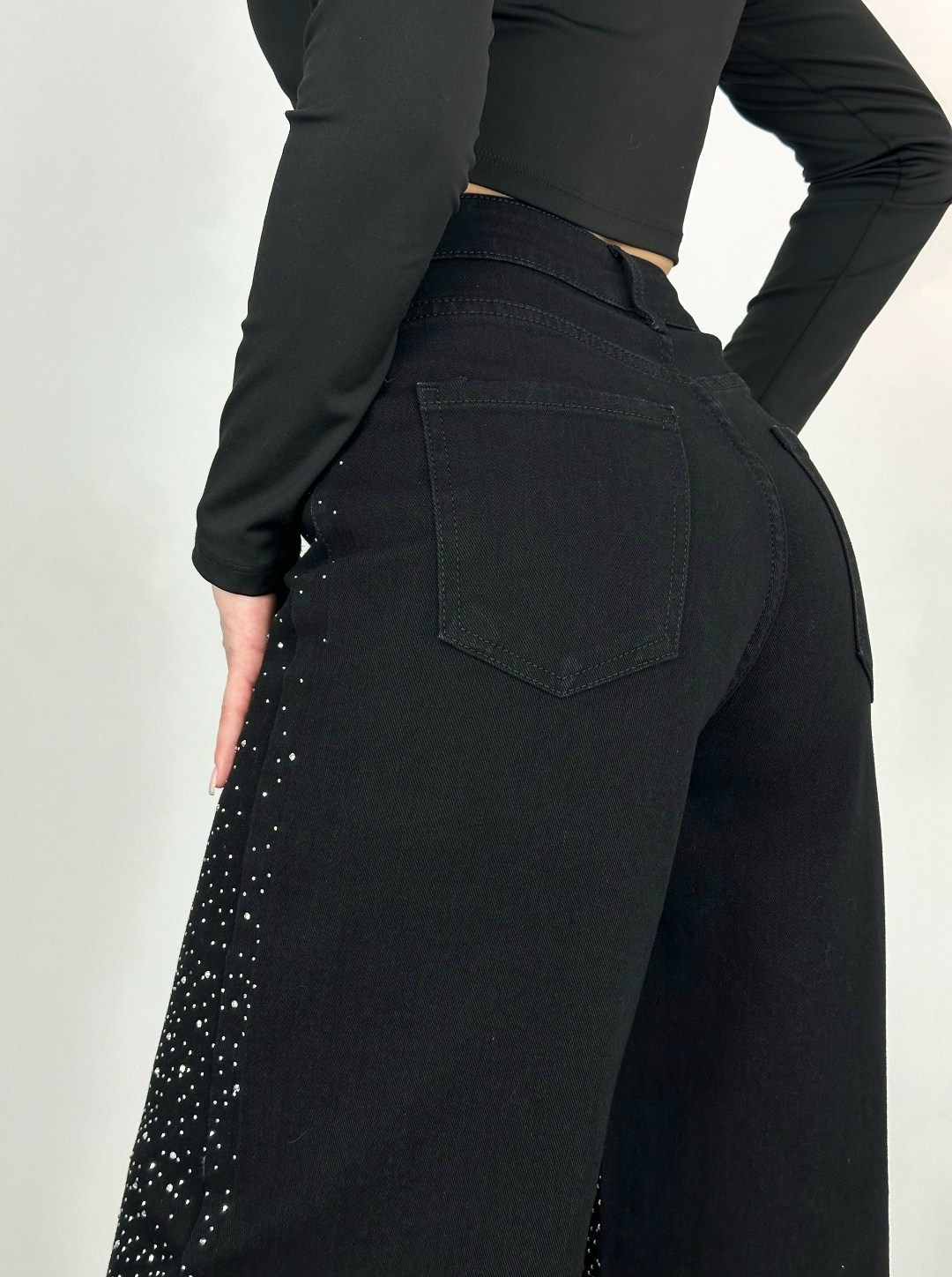 джинсы со стразами,джинсы прямые со стразами черные le o 222675248,женские джинсы со стразами,брюки со стразами,джинсы палаццо со стразами
