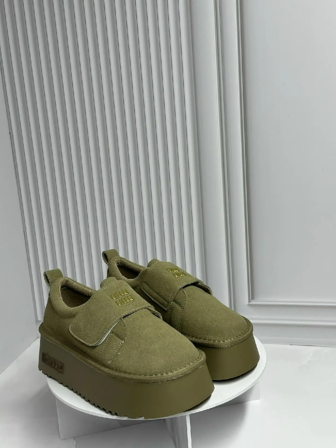 ,женская ,модная женская ,кеды замшевые,повседневная