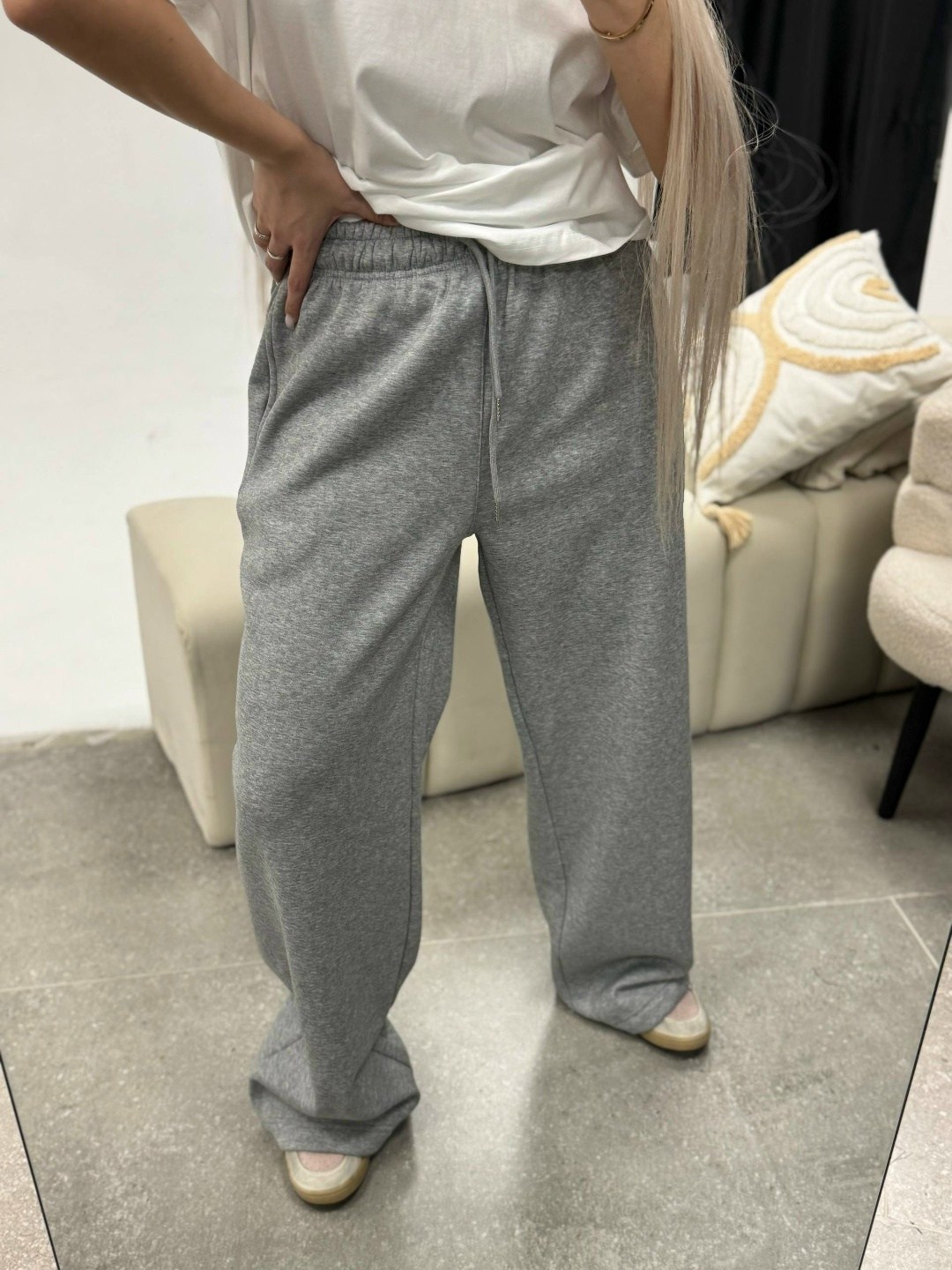 серые широкие спортивные штаны,серые спортивные брюки deeptown,брюки спортивные,широкие брюки с кулиской на талии dazy серый,спортивные штаны 2026 женские