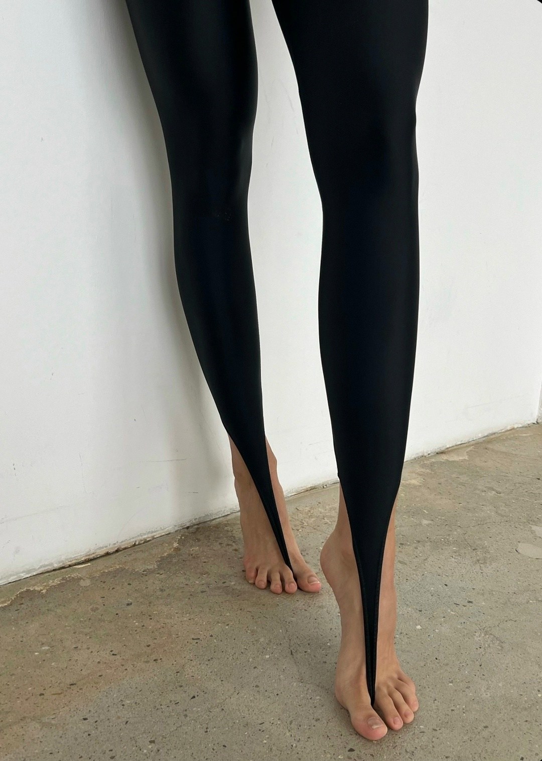 леггинсы со штрипками женские,легинсы со штрипками,леггинсы со штрипками женские лосины,брючный костюм черный