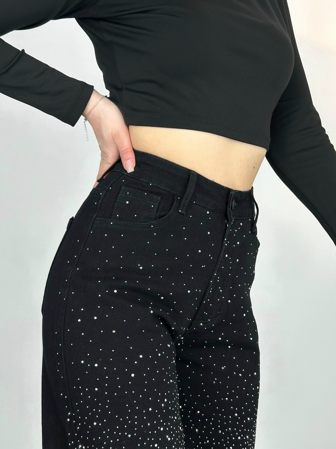 джинсы со стразами,джинсы прямые со стразами черные le o 222675248,женские джинсы со стразами,брюки со стразами,джинсы палаццо со стразами
