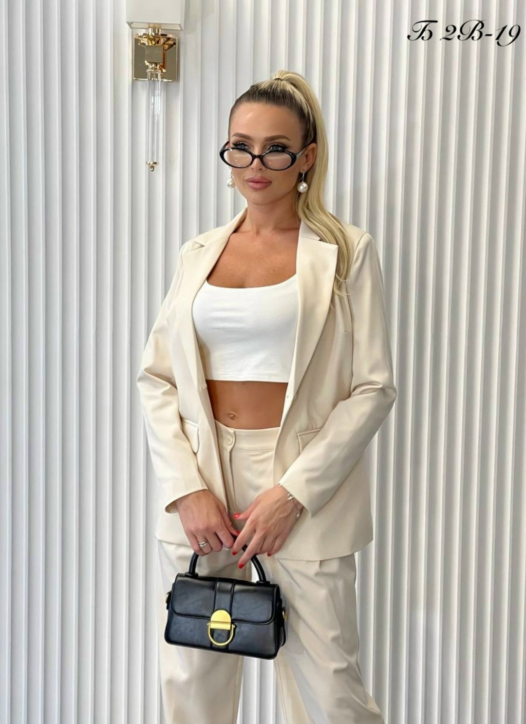 брючный костюм,классический брючный костюм,брючный костюм бежевый,костюм бежевый,костюм с брюками