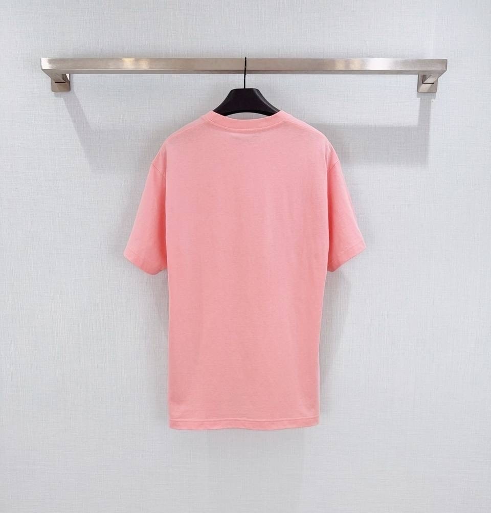 футболка gucci,gucci футболка женская,футболки модные,футболка розовая gucci розовый,футболки гуччи