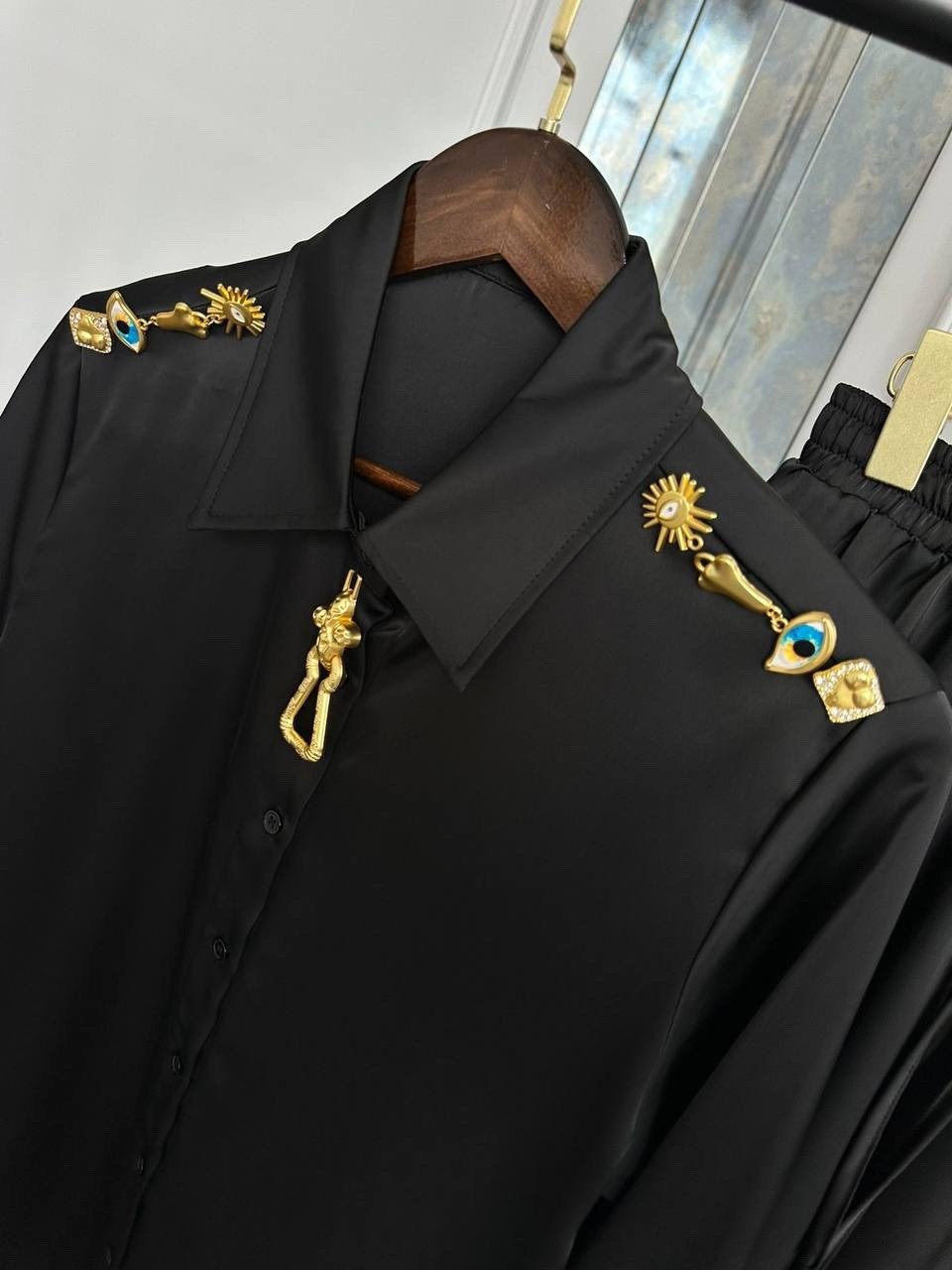 брючный костюм,шелковый брючный костюм,шелковый костюм,черный шелковый костюм в пижамном стиле,костюм с брюками