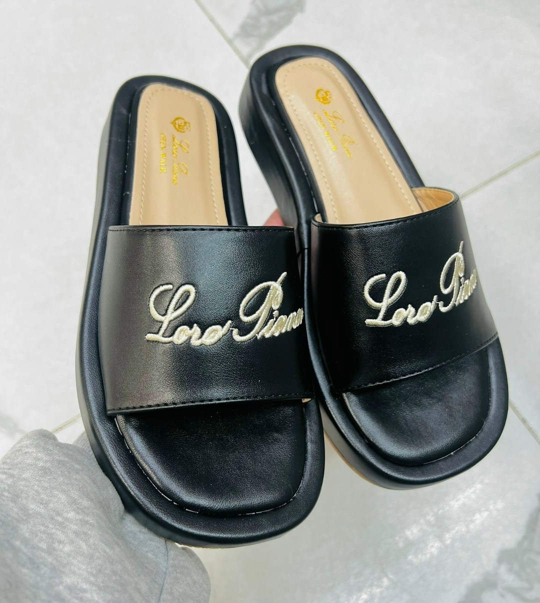 шлёпки женские прада,женские шлепанцы prada,женские шлепанцы,тапочки женские prada,женские шлепки