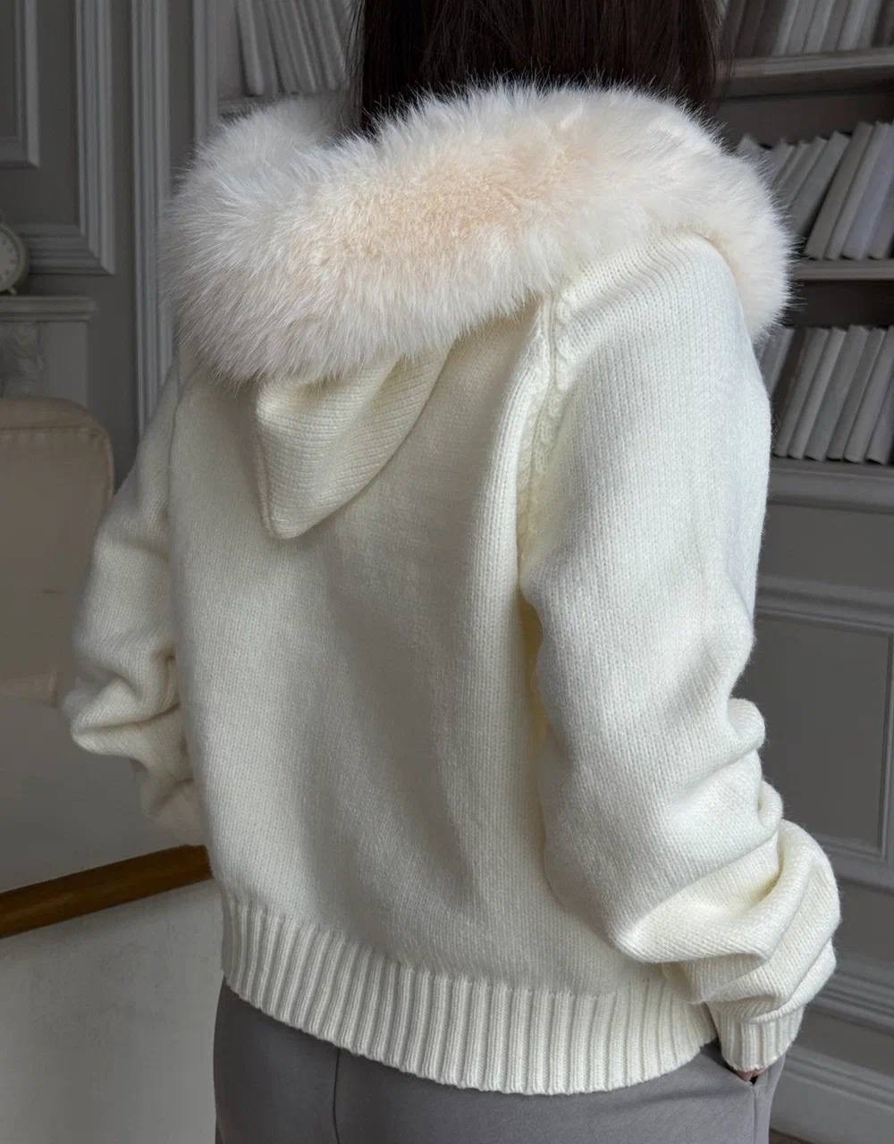 молочно-белый вязаный кардиган с большим меховым воротником и капюшоном,альпака кардиган,кофта кардиган,кардиган,кардиган из альпаки