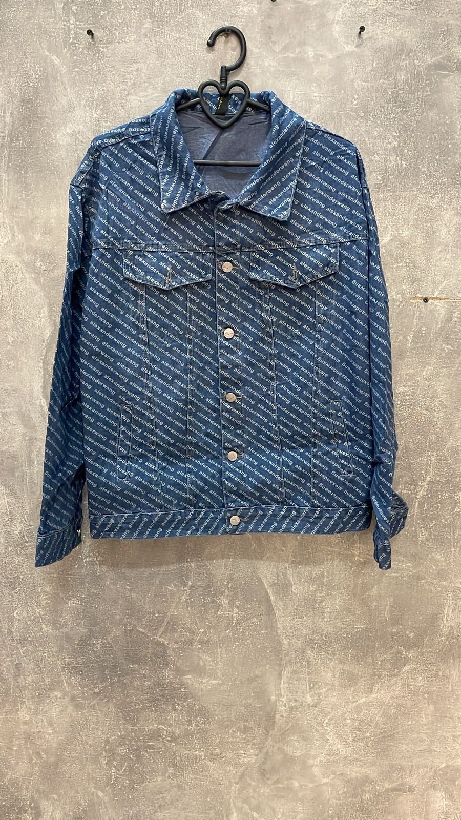 мужская джинсовая куртка,джинсовая куртка,мужская джинсовая куртка с карманами,повседневная куртка,куртка модная