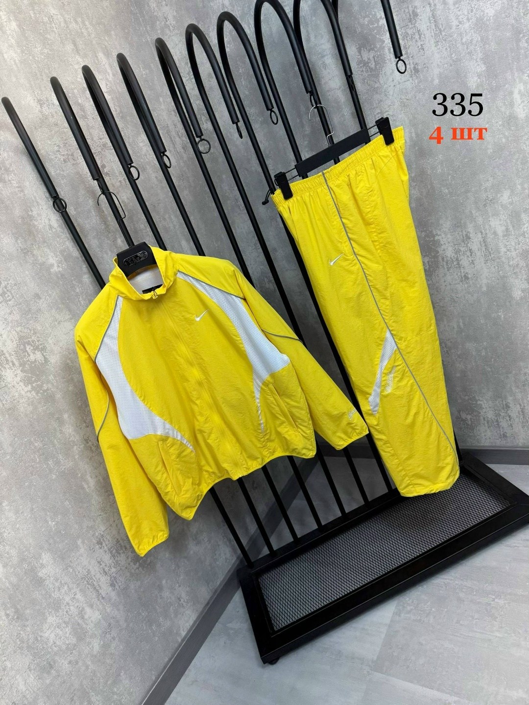 ветровка nike big swoosh,спортивные мужские костюмы,спортивные костюмы nike,спортивный костюм плащевка мужской,легкая куртка