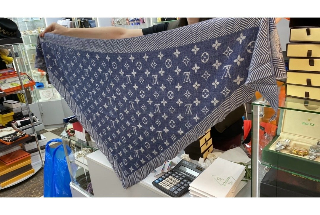 платок луи виттон,розовый платок луи виттон,палантин женские,шарф луи виттон,кашемировый платок