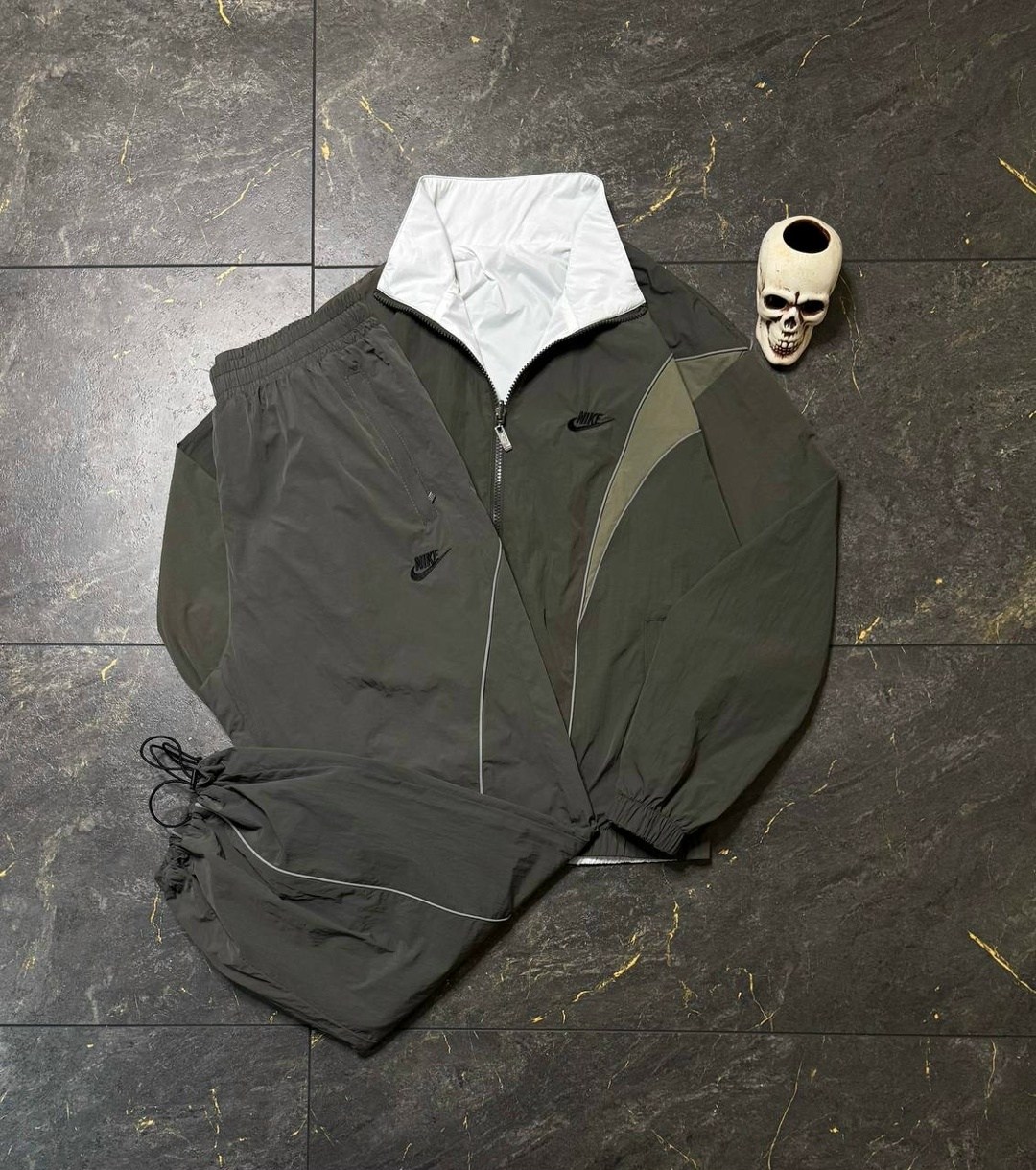 спортивный костюм nike,спортивный костюм плащевка мужской,спортивные костюмы мужские,мужской спортивный костюм nike,в спортивном костюме