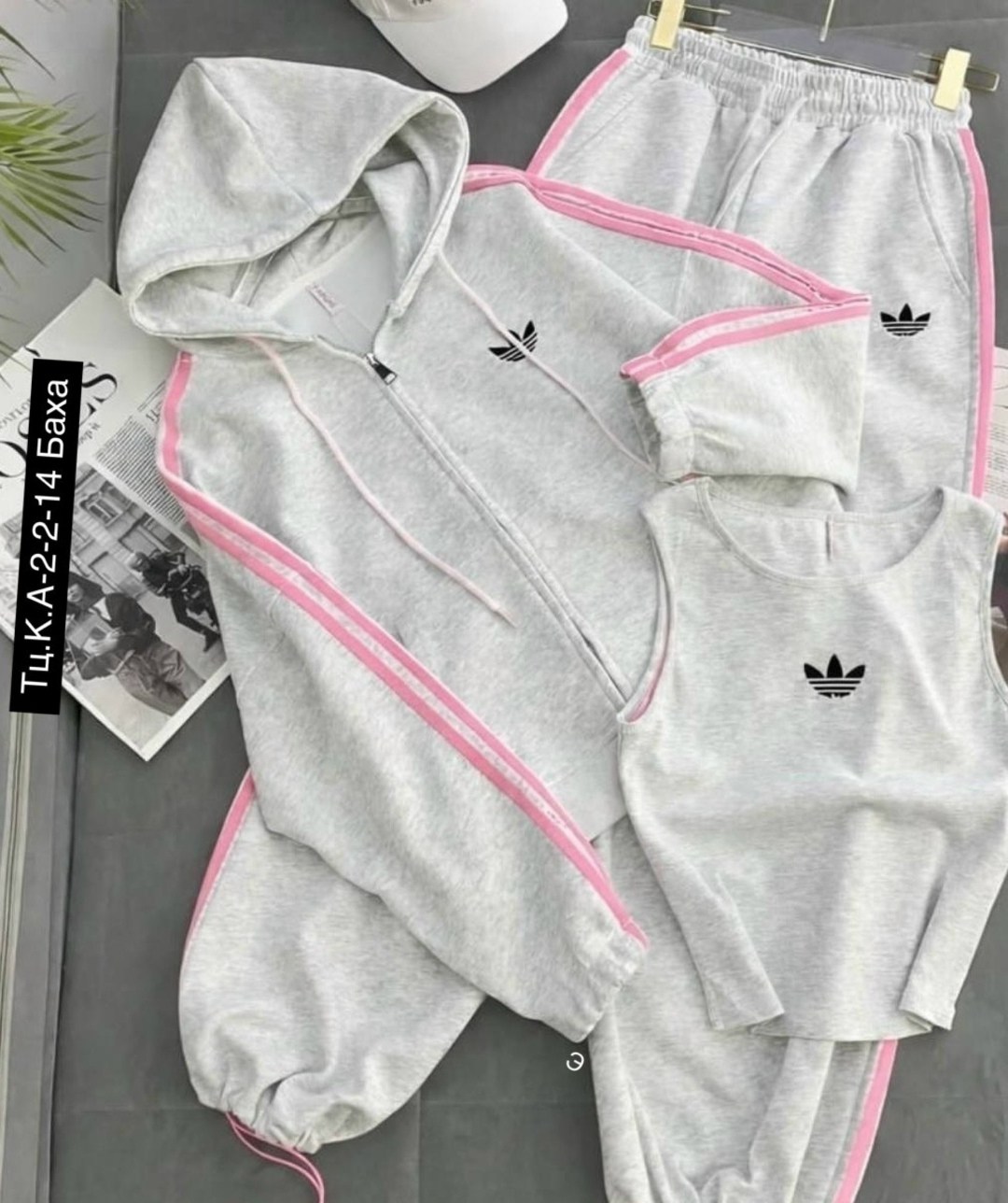 спортивный костюм адидас красный женский,спортивный костюм adidas,адидас спортивный костюм,костюм спортивный женский adidas,адидас костюм женский