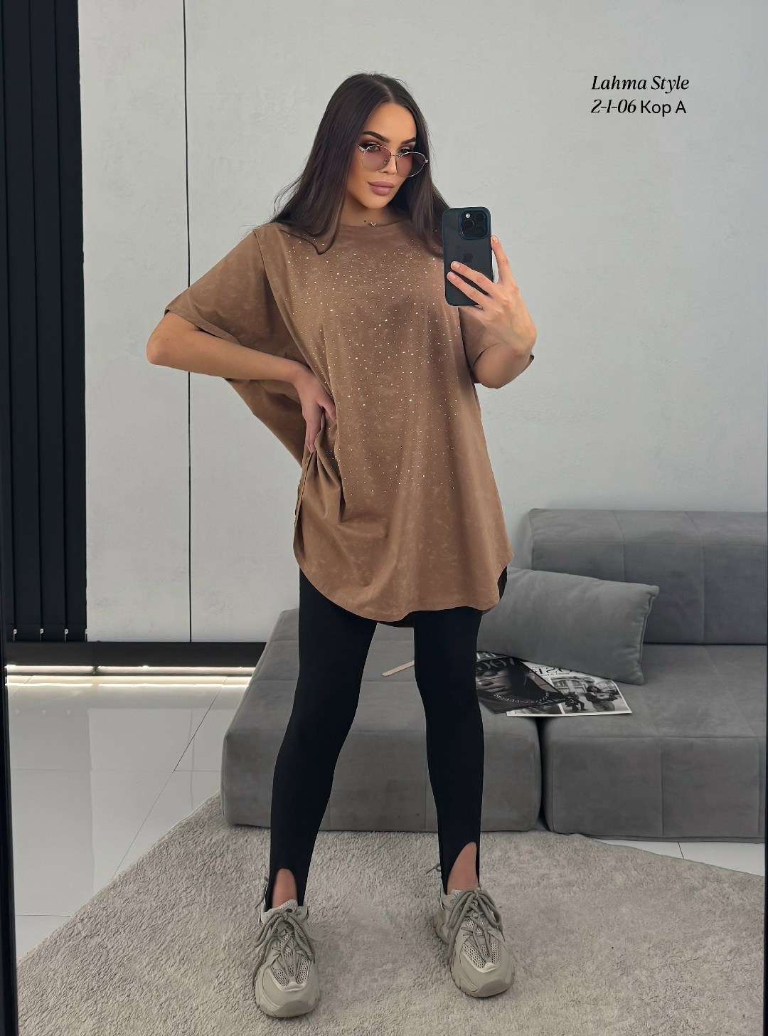 женская футболка,женская футболка со стразами оверсайз emysamy,футболка женская со стразами,футболка со стразами,футболка женская варенка оверсайз со стразами