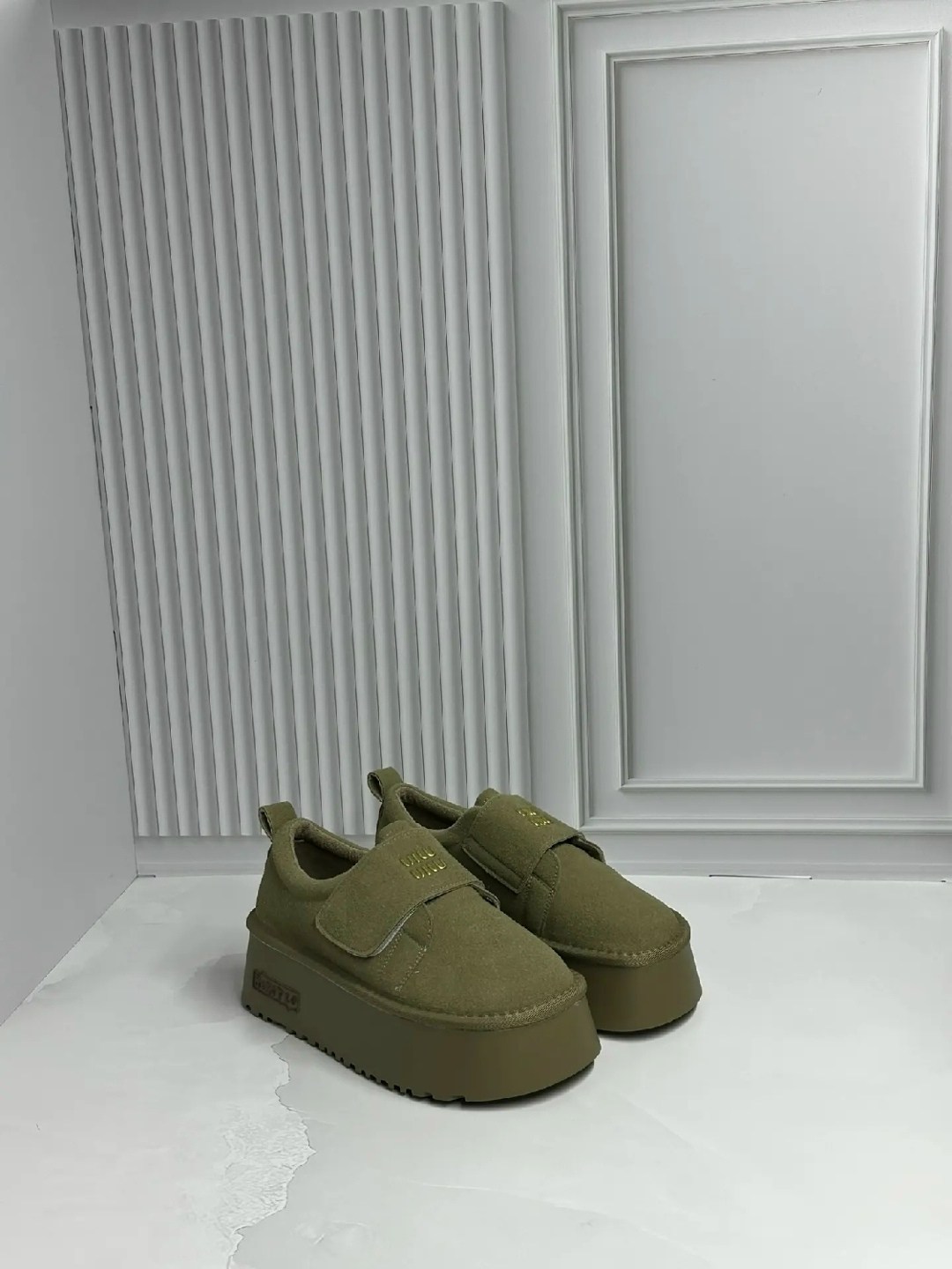 ,женская ,модная женская ,кеды замшевые,повседневная