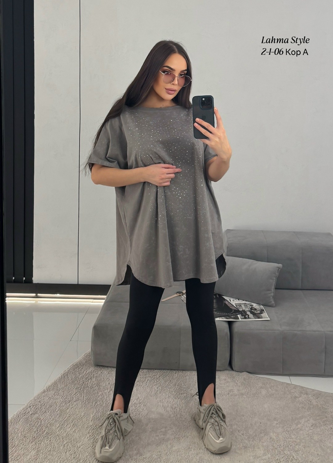 женская футболка,женская футболка со стразами оверсайз emysamy,футболка женская со стразами,футболка со стразами,футболка женская варенка оверсайз со стразами