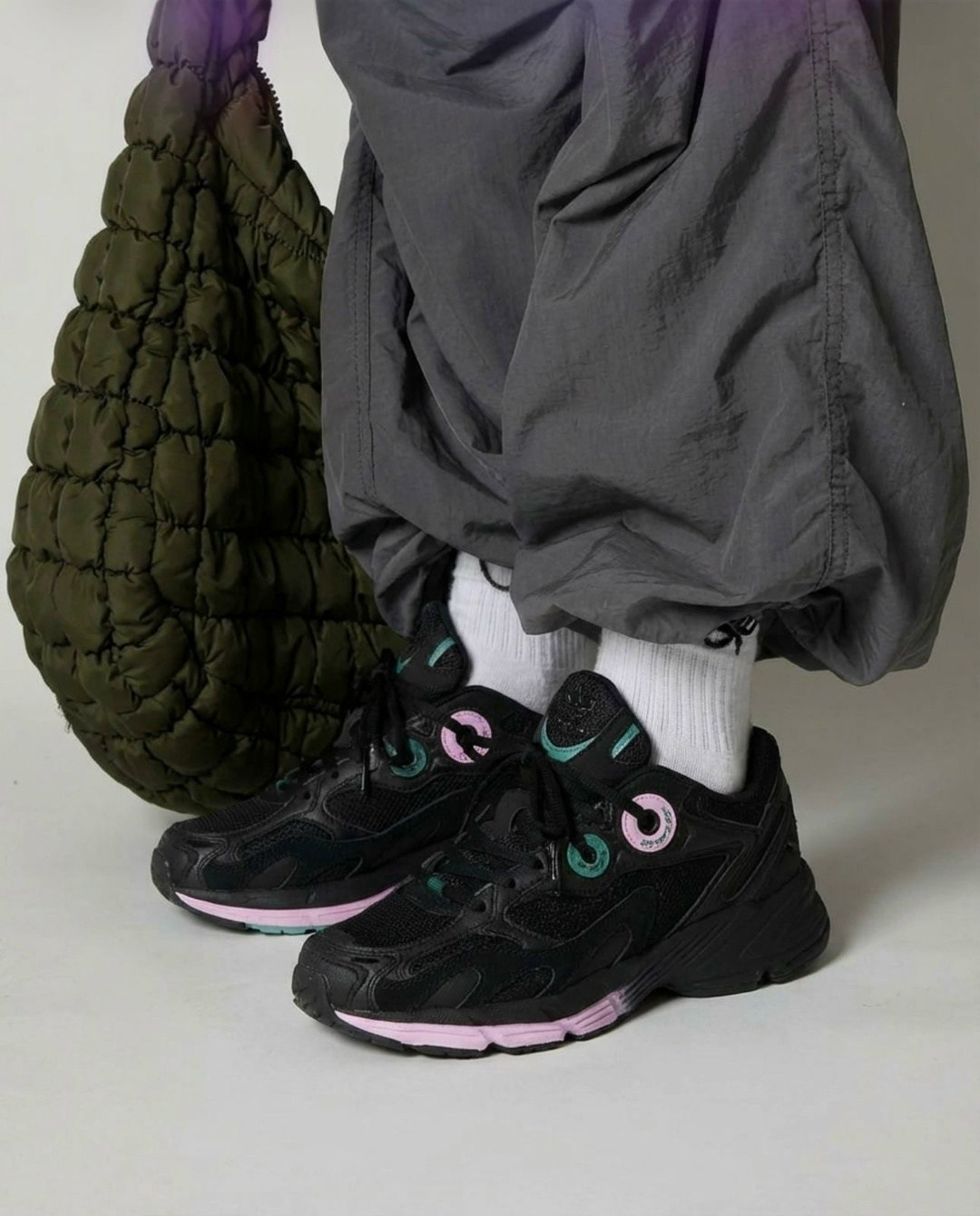 кроссовки адидас астир,женские кроссовки adidas,кроссовки adidas,кроссовки женские adidas astir,женские кроссовки adidas falcon