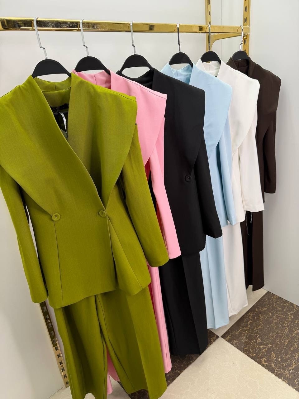 брючный костюм женский стрит стайл,модные брючные костюмы,элегантный брючный костюм,брючные костюмы женские,костюм с брюками