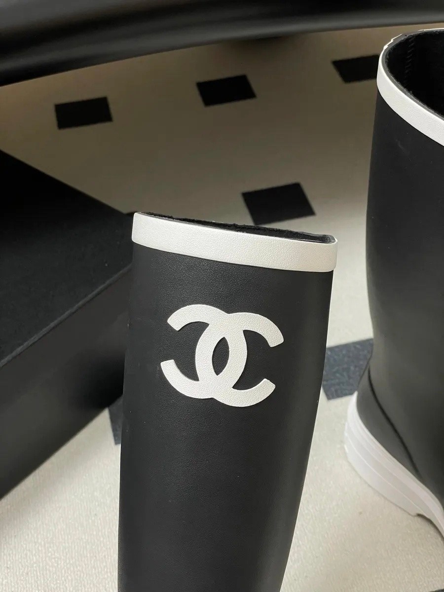 резиновые сапоги chanel,шанель сапоги резиновые,женские резиновые сапоги chanel,женские резиновые сапоги chanel черные,шанель сапоги резиновые защита от дождя и снега