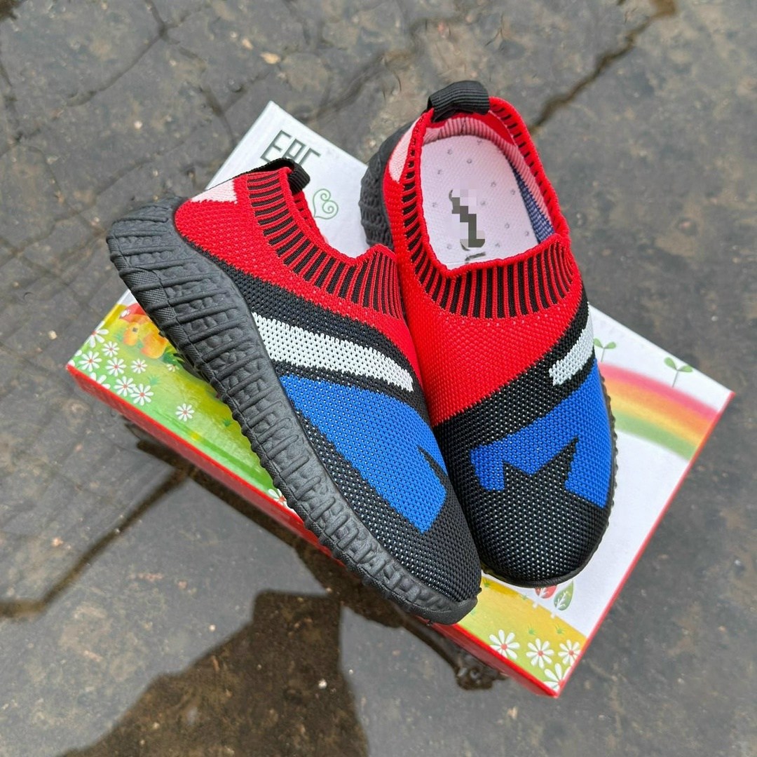 детские кроссовки,,спортивная  для мальчика,спортивная ,кроссовки для детей