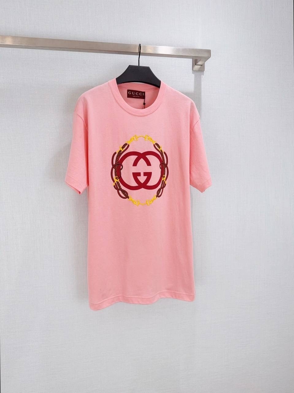 футболка gucci,gucci футболка женская,футболки модные,футболка розовая gucci розовый,футболки гуччи