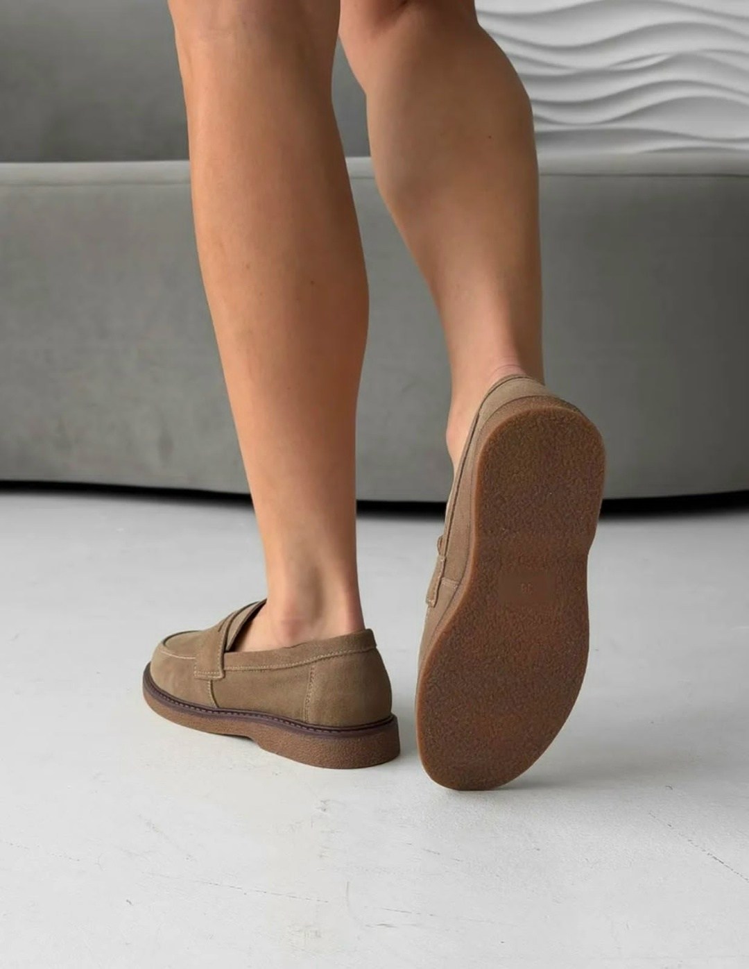 ,женские лоферы из натуральной замши,бежевые лоферы,лоферы женские коричневые натуральная замша reversal,лоферы женские