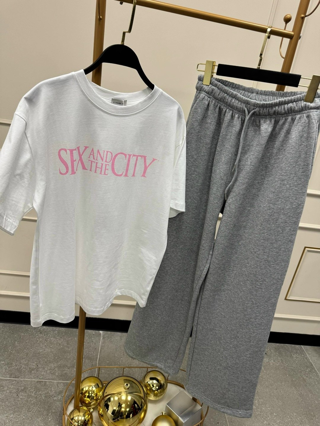 серые широкие спортивные штаны,серые спортивные брюки deeptown,брюки спортивные,широкие брюки с кулиской на талии dazy серый,спортивные штаны 2026 женские