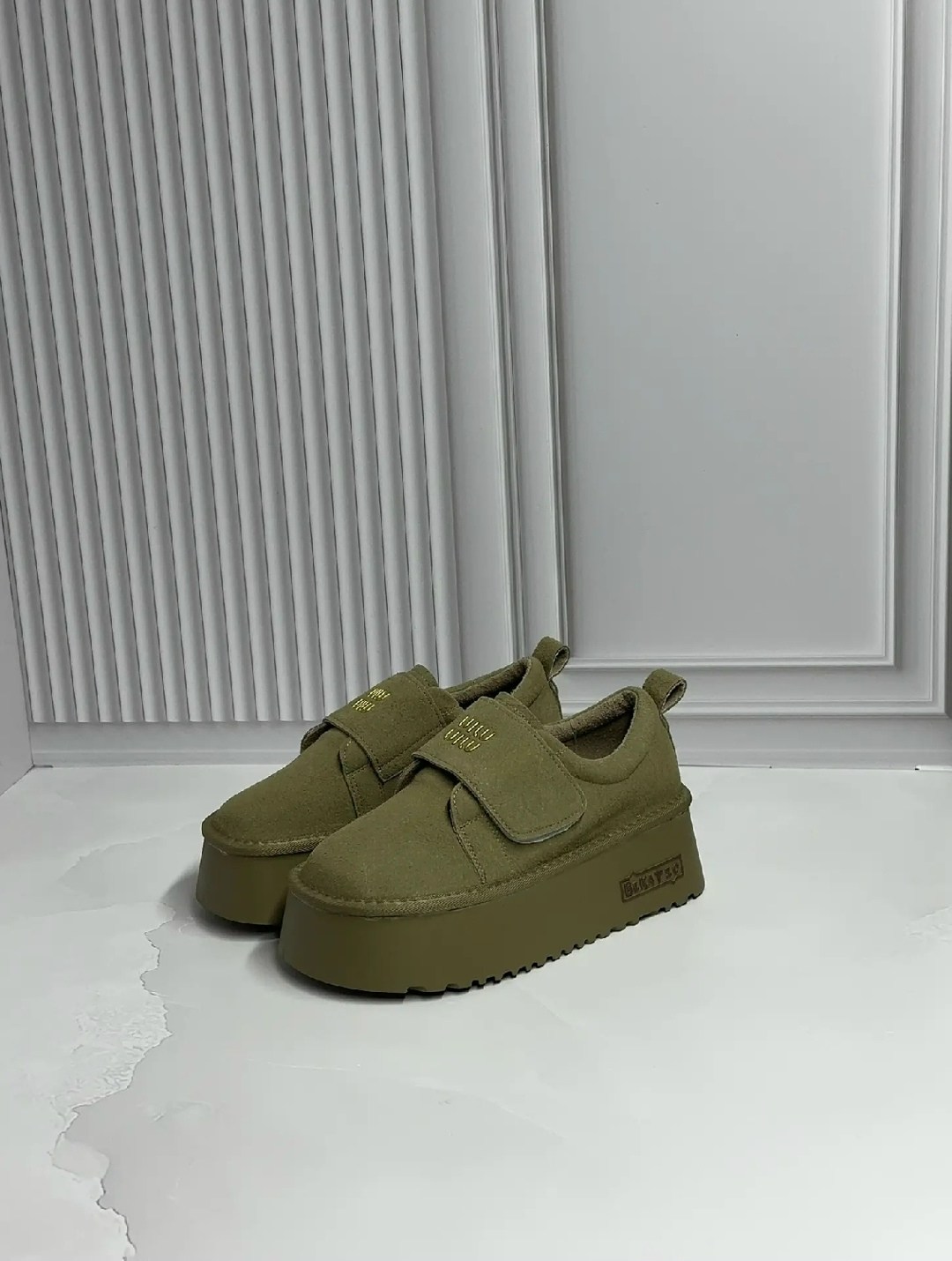 ,женская ,модная женская ,кеды замшевые,повседневная