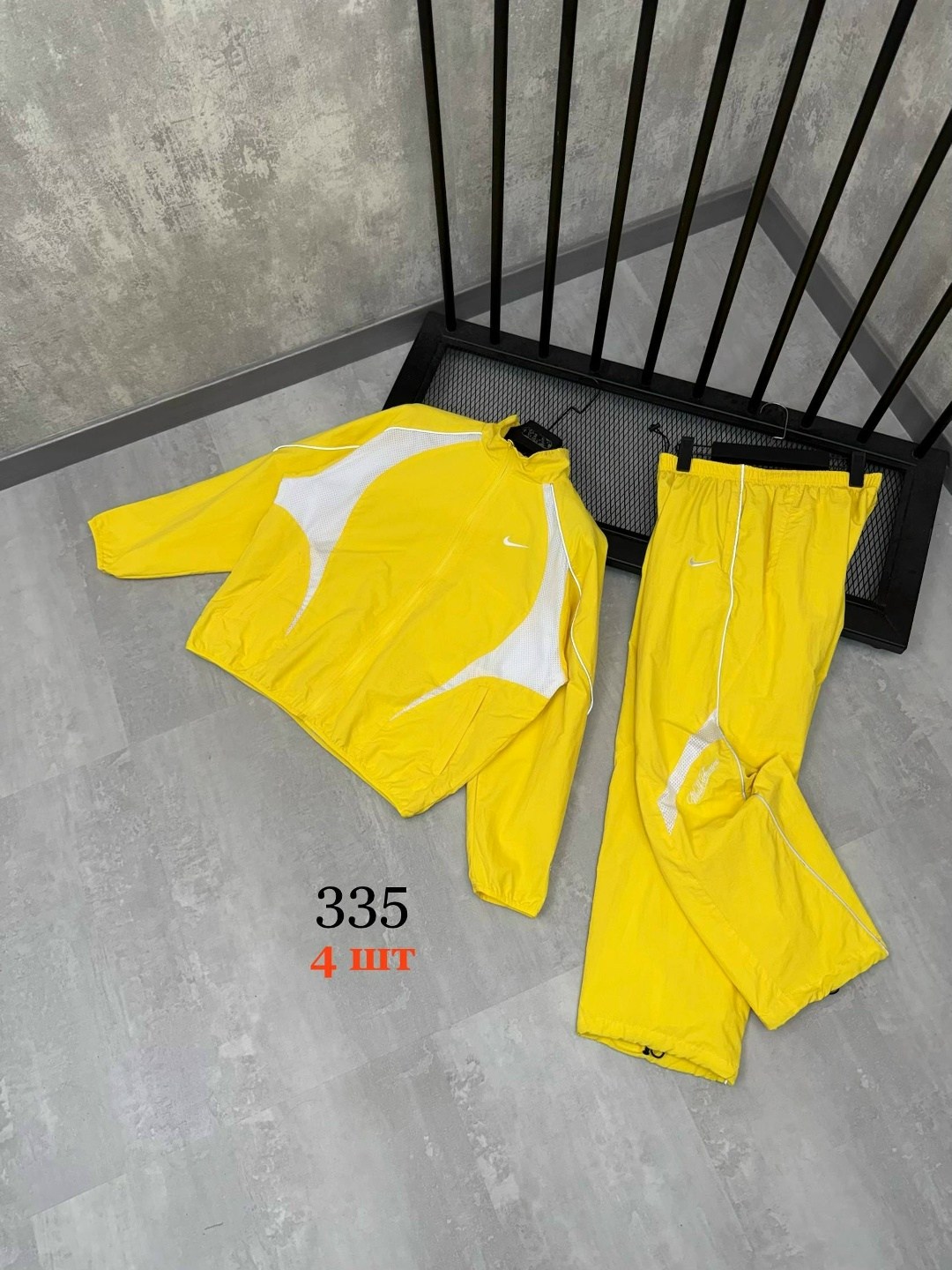 ветровка nike big swoosh,спортивные мужские костюмы,спортивные костюмы nike,спортивный костюм плащевка мужской,легкая куртка