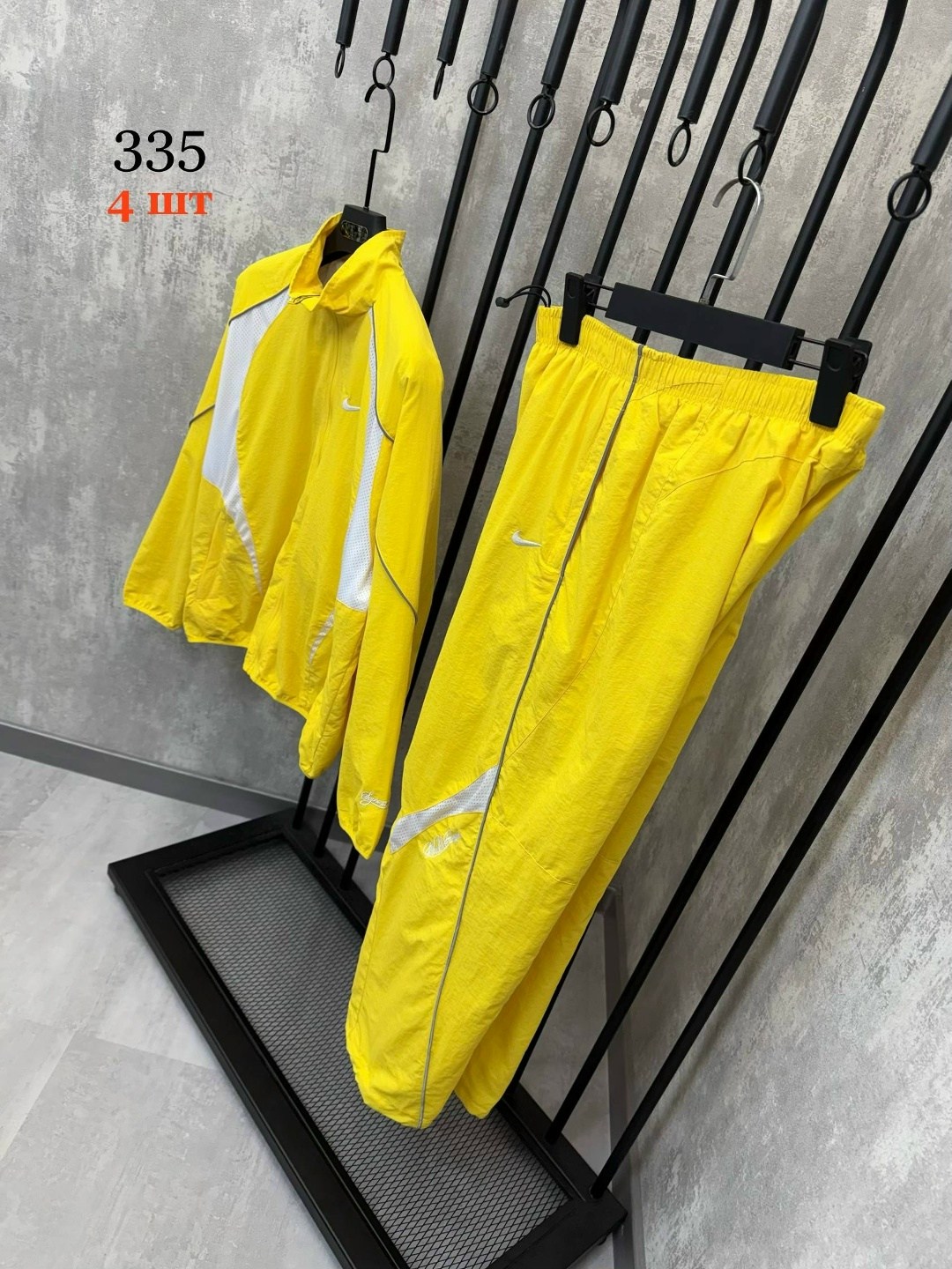 ветровка nike big swoosh,спортивные мужские костюмы,спортивные костюмы nike,спортивный костюм плащевка мужской,легкая куртка