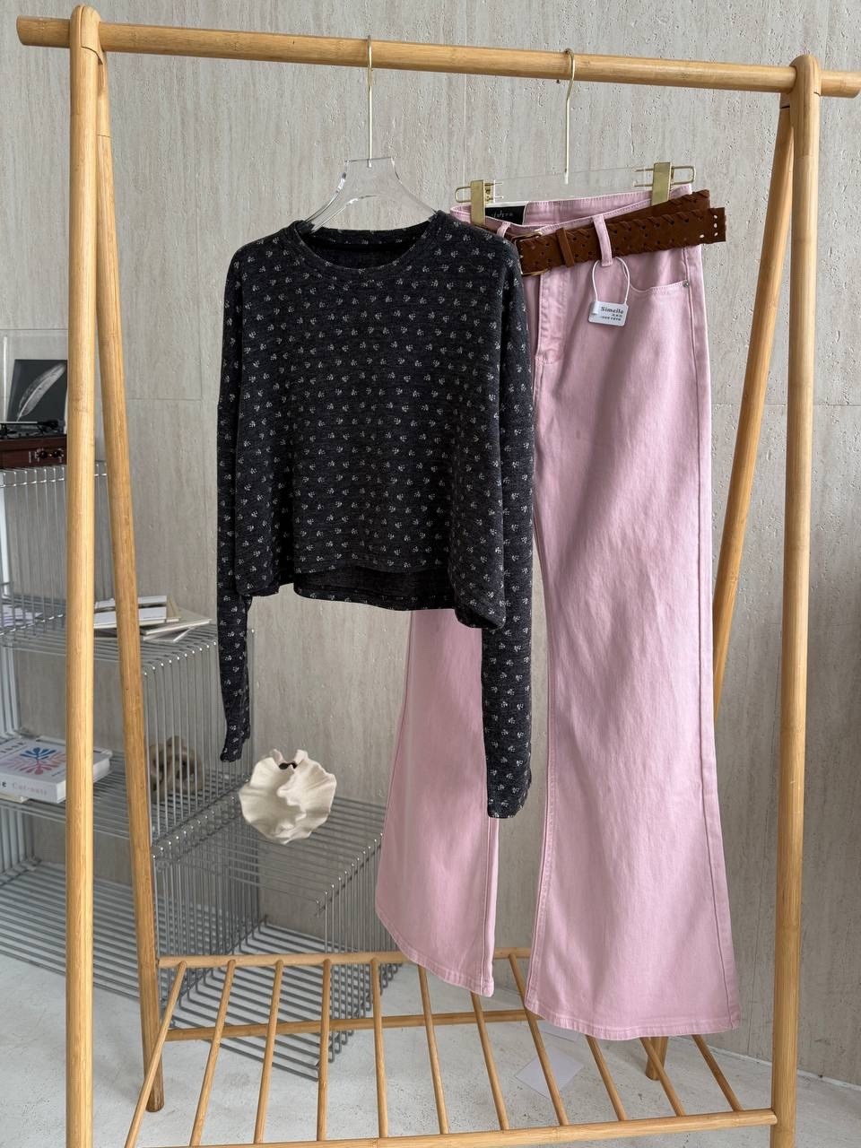 розовая кофта,джинсы женские,оверсайз свитер,джинсы широкие,джинсы женские широкие