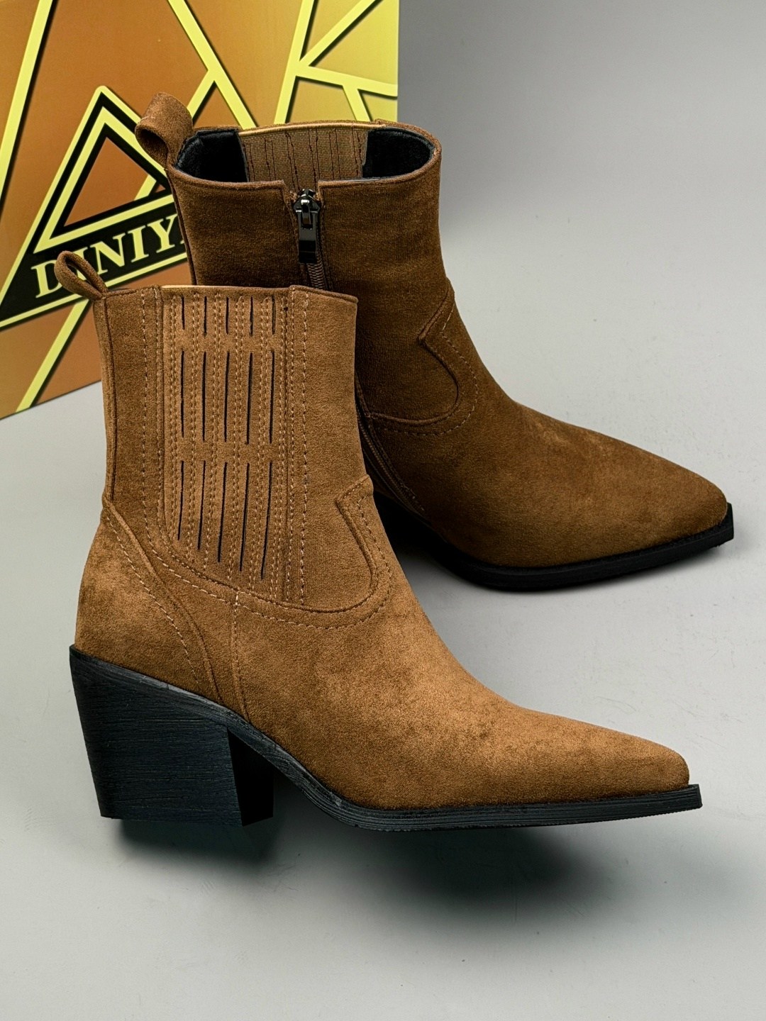 замшевые ботинки казаки uterque,замшевые казаки,,казаки замшевые женские,казаки женские