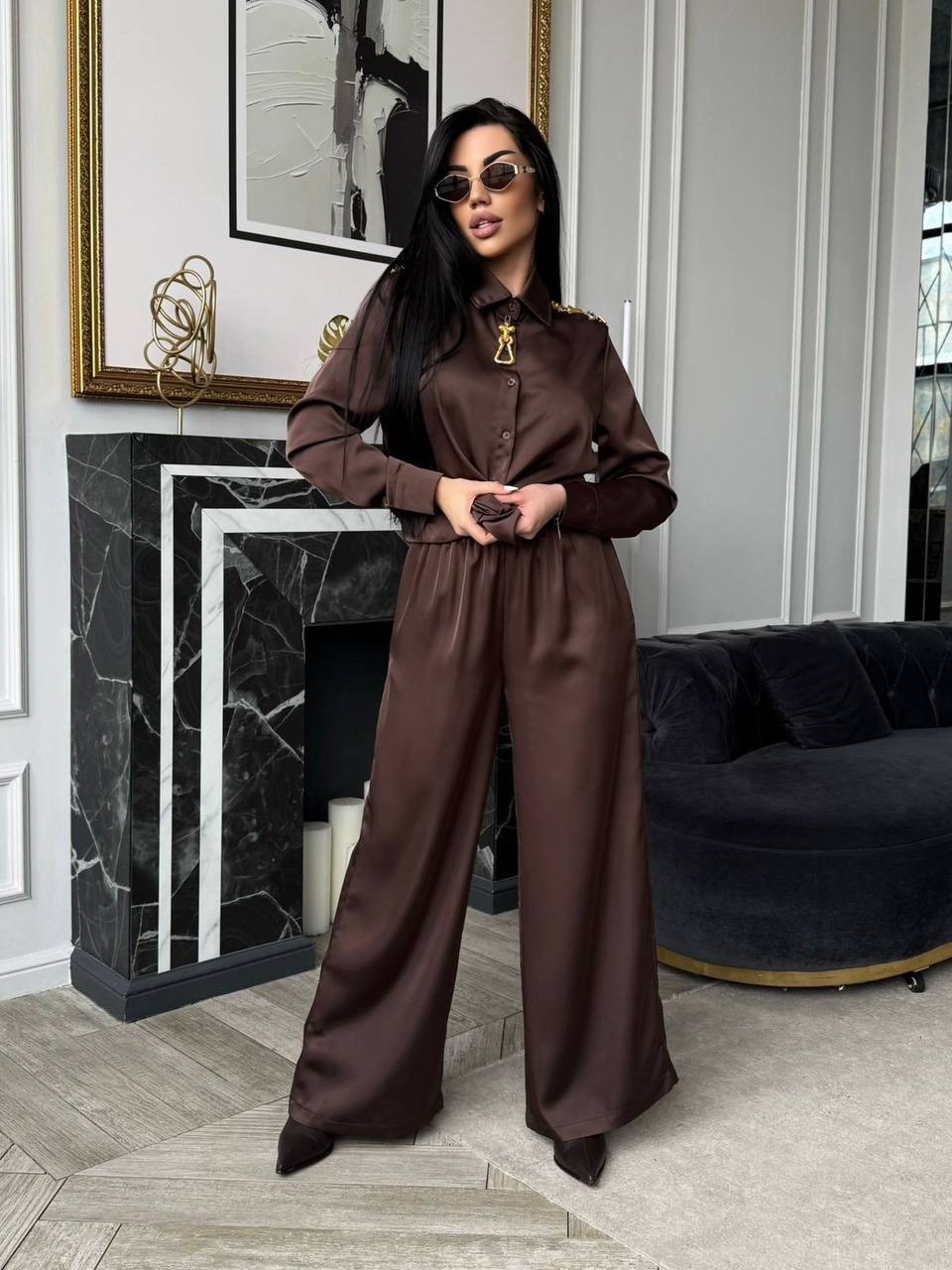 брючный костюм,шелковый брючный костюм,шелковый костюм,черный шелковый костюм в пижамном стиле,костюм с брюками