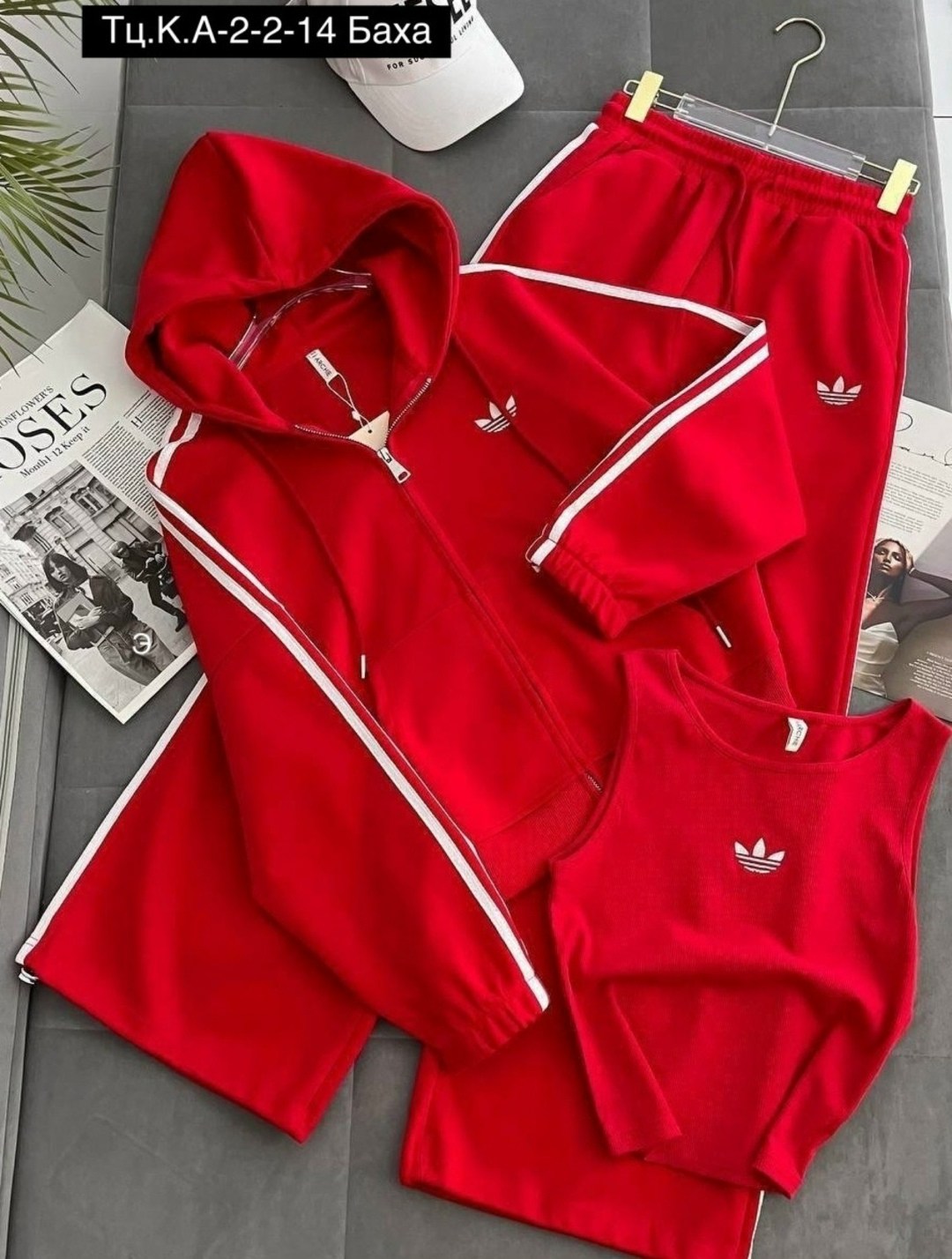 спортивный костюм адидас красный женский,спортивный костюм adidas,адидас спортивный костюм,костюм спортивный женский adidas,адидас костюм женский