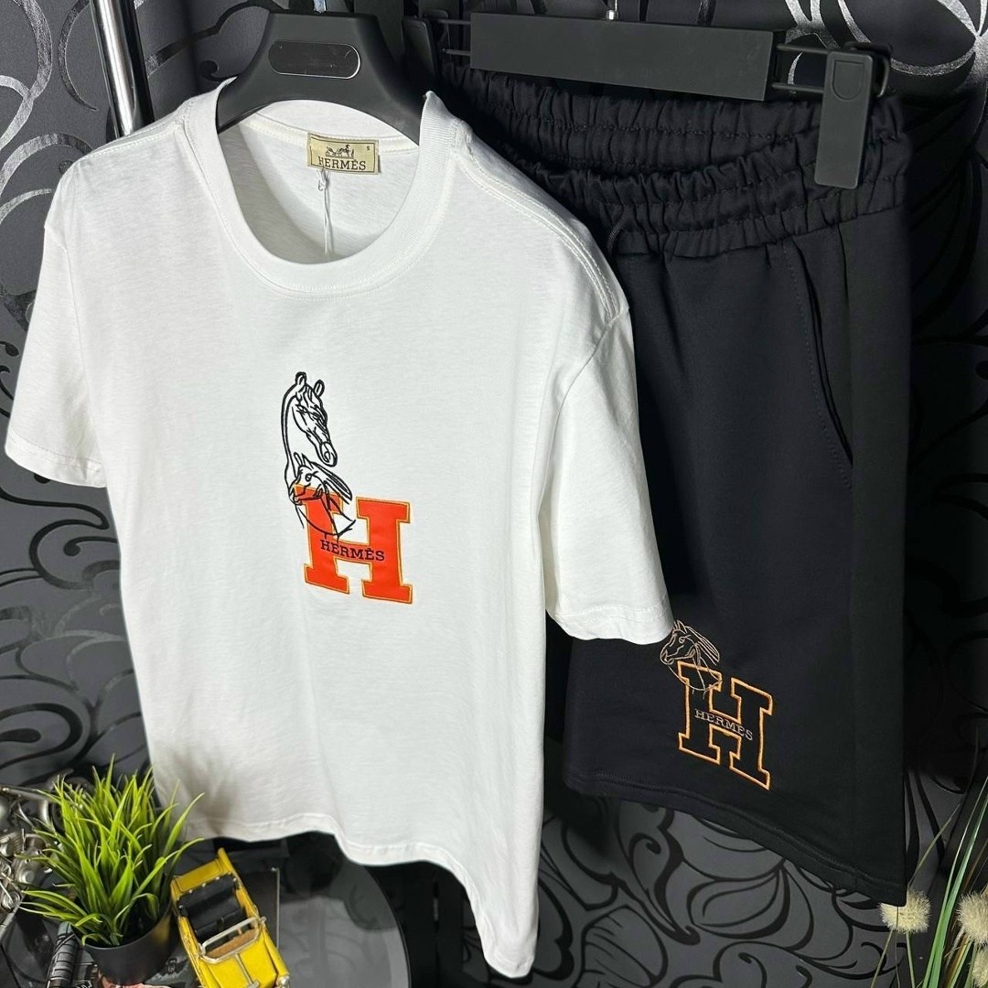 спортивный костюм calvin klein,спортивные костюм мужские с шортами,костюм футболка шорты,спортивный костюм летний,мужской летний костюм с шортами