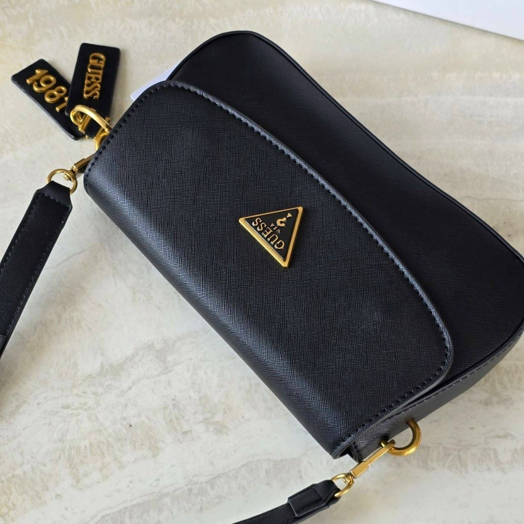 guess сумка на плечо,сумка женская guess,сумка guess,сумка багет через плечо guess седло coromelli,сумка guess оригинал