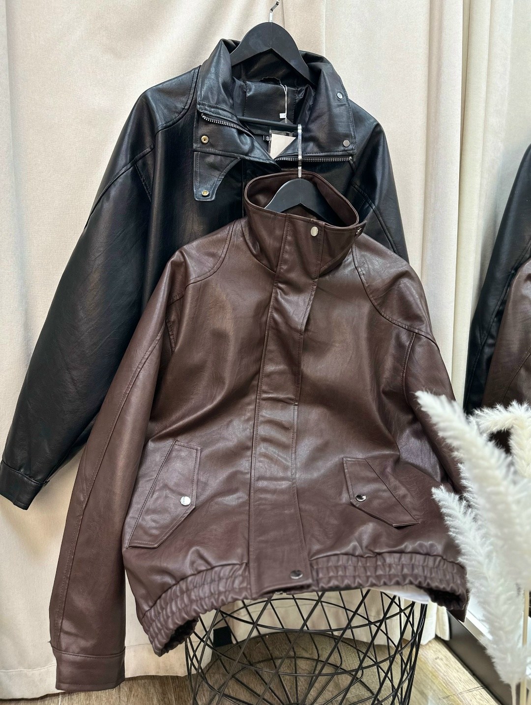 куртка бомбер,стильная куртка,куртка бомбер кожаная,кожаный бомбер,кожаная куртка