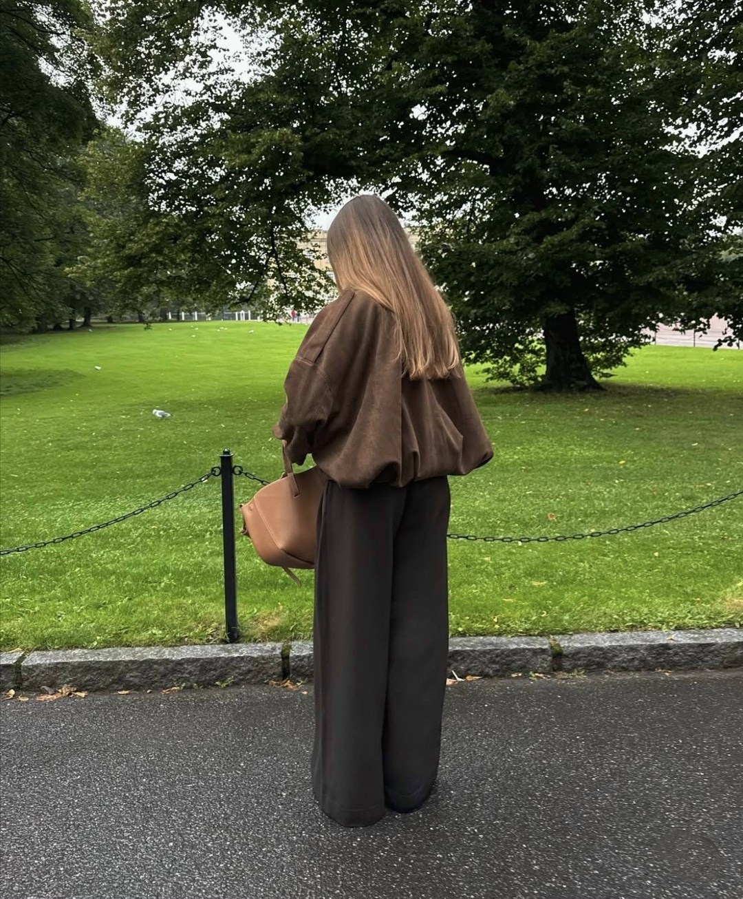 стильные наряды,замшевая куртка,куртка бомбер,кожаная куртка