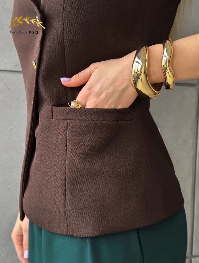 жилетка женская,бордовая жилетка,жилет приталенный,классический жилет,женские жилеты