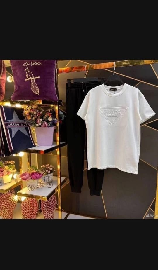 спортивный костюм двойка prada,спортивний костюм двойка прада,костюм спортивный,женский спортивный костюм двойка,женские костюмы спортивные