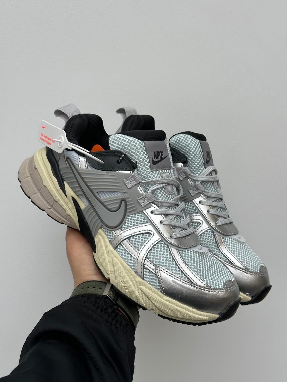 кроссовки nike v 2 k run,кроссовки nike v2k run,кроссовки nike,кроссовки nike v2k run цвет белый,кроссовки