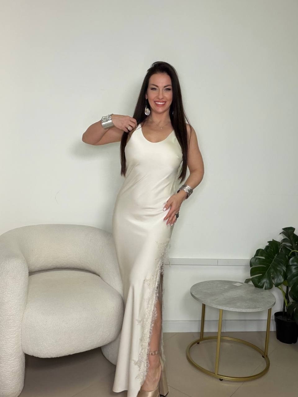 атласное платье,девушка,платье макси,платье,платье женские