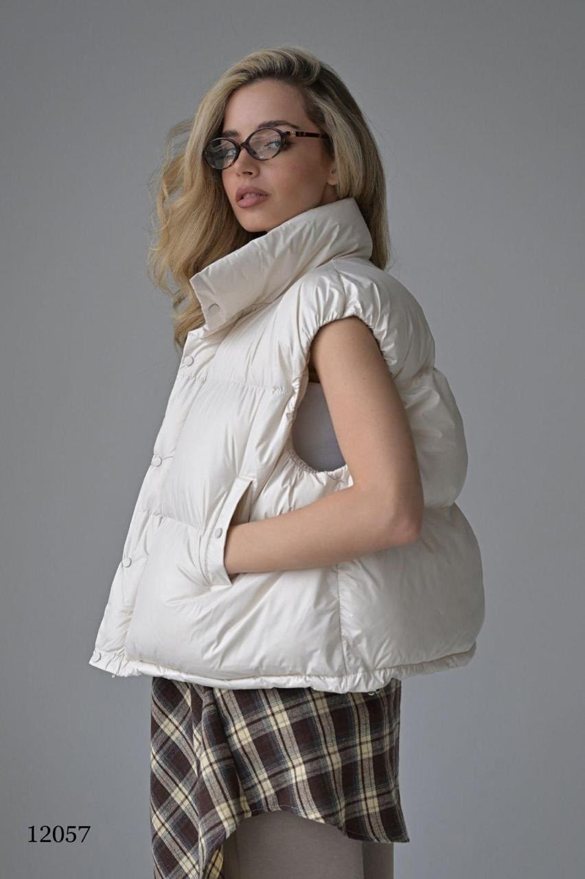 жилет коричневый женский,коричневая жилетка женская,жилетка женская,жилет,жилетка с объемным воротником цвет коричневый размер onesize (42-50)