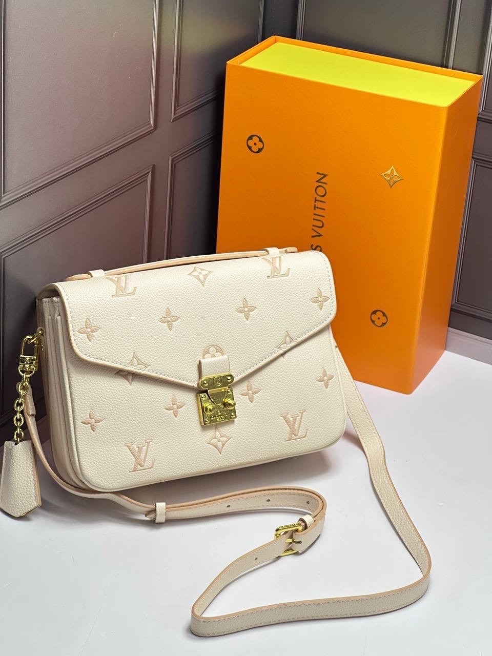 сумка louis vuitton,женская сумка louis vuitton,сумка луи виттон,сумка louis vuitton pochette metis,сумка луи виттон маленькая