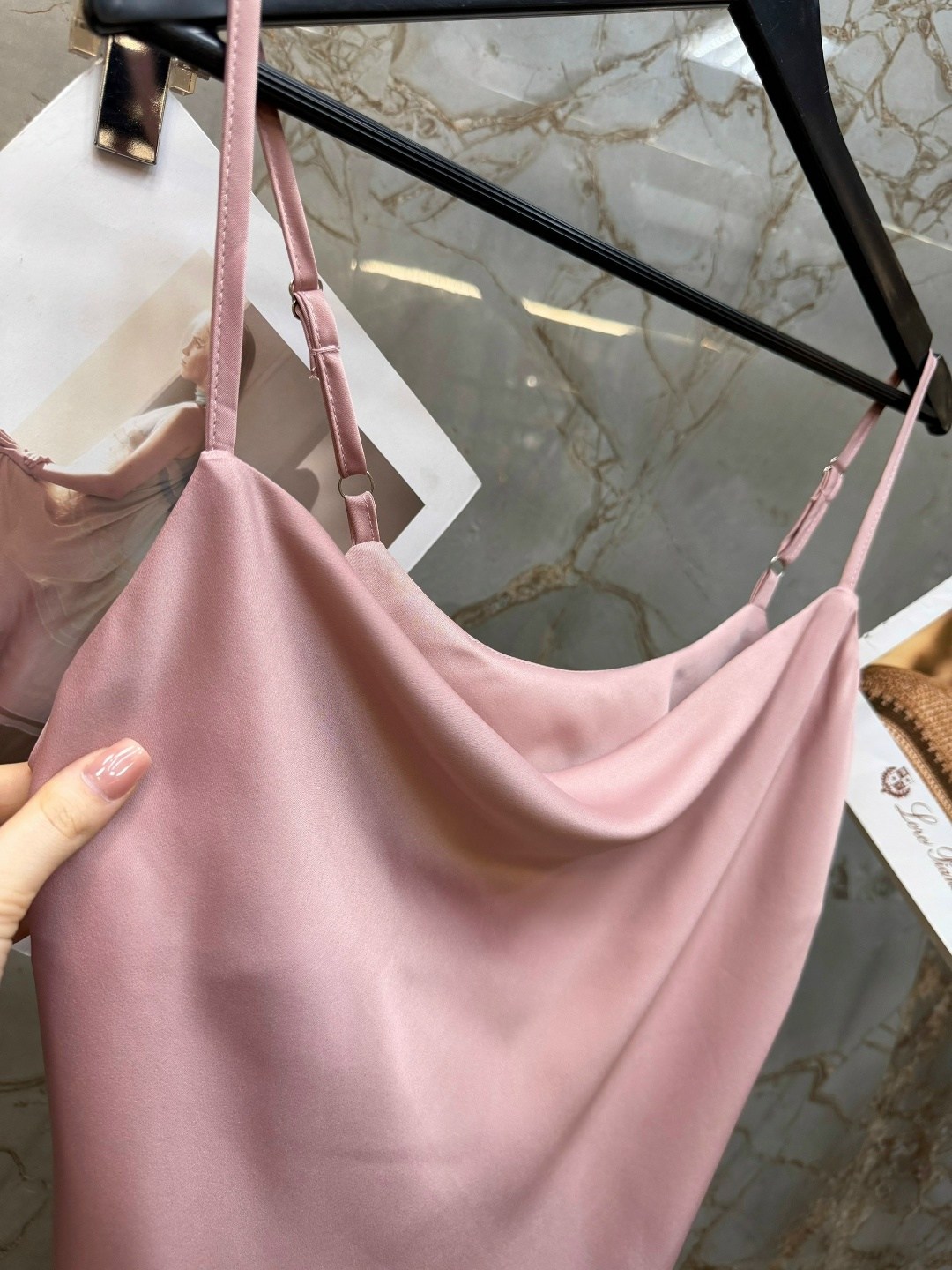 шелковый топ,атласный топ,женская майка,женский топ,майка на бретельках