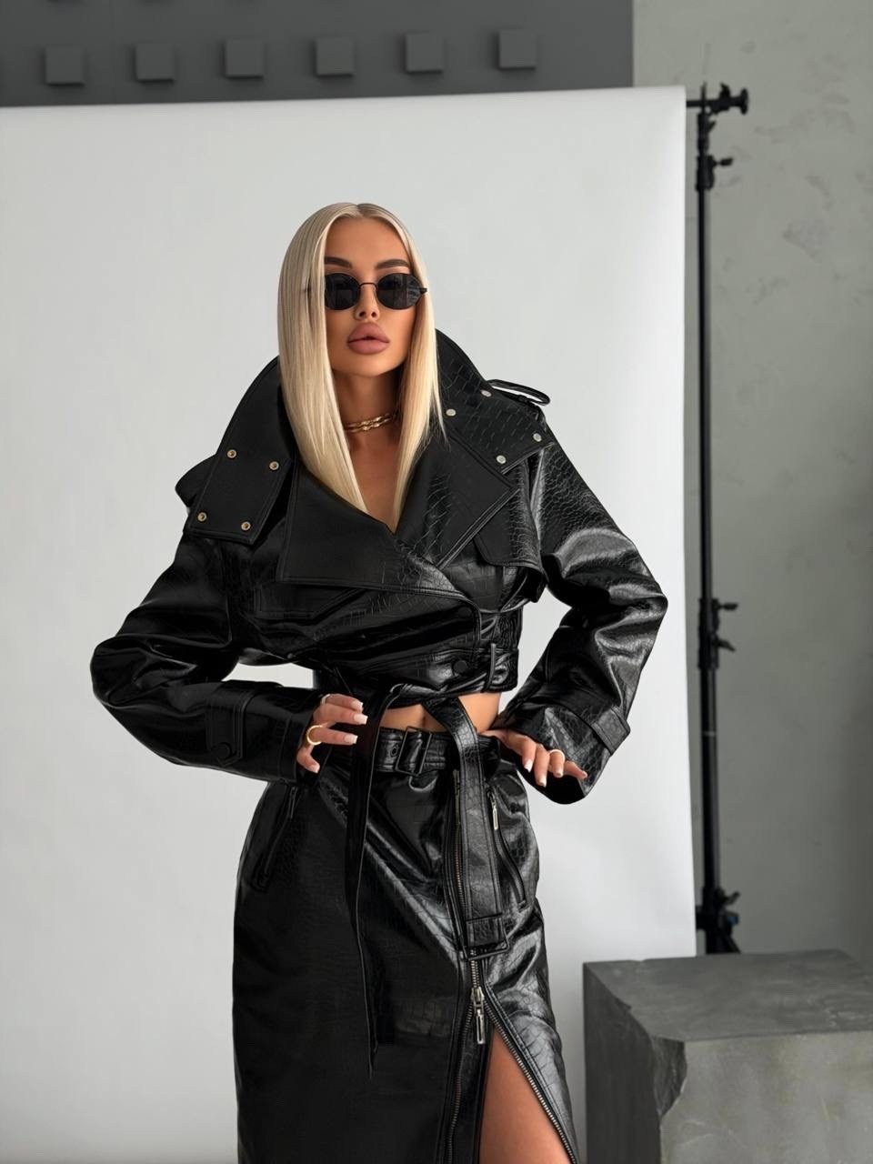 тренч кожаный длинный плащ emberens,тренч кожаный длинный плащ popova.collection,кожаный плащ лаковая экокожа тренч,плащ-тренч из экокожи черного цвета,кожаный тренч сагитта