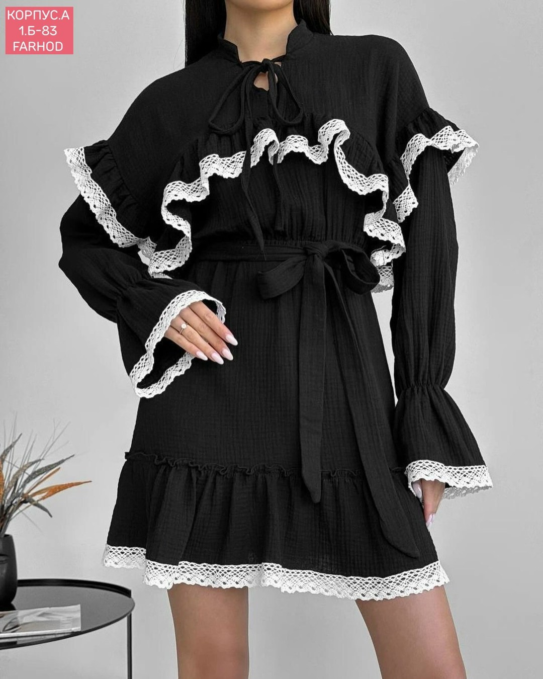 короткое платье,черное платье с рюшами,модные платья,платье с воротником,платье черное